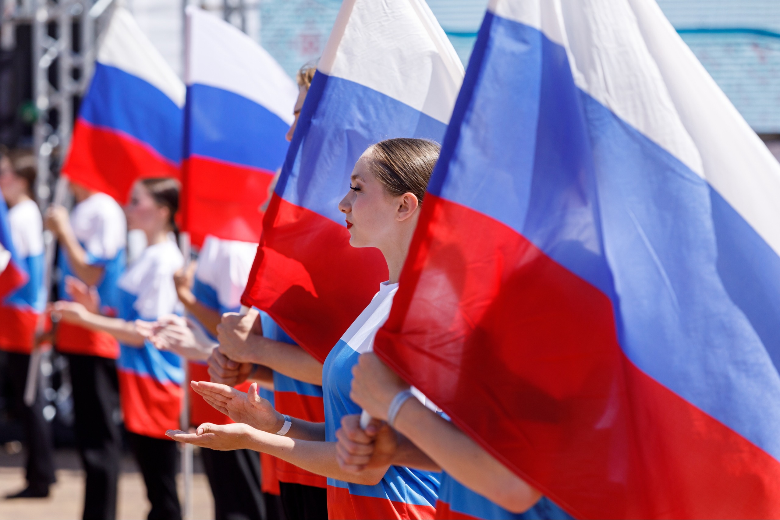 Присоединяйтесь к празднованию Дня Государственного флага Присоединяйтесь к празднованию Дня Государственного флага
